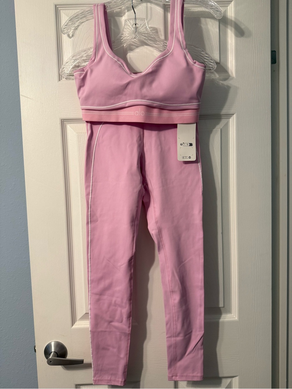 ALO Yoga Light Pink Active Leggings with White Piping